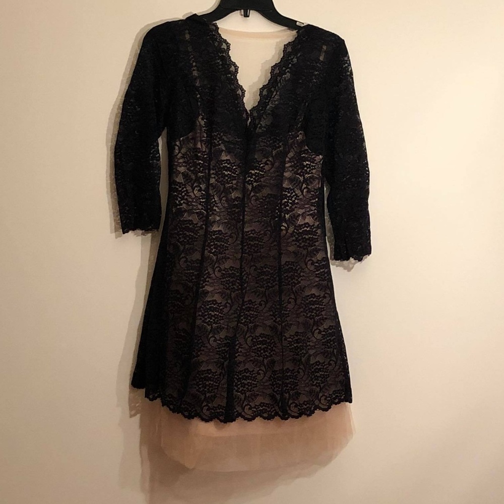 Bebe black Lace Tulle mini dress sz 10 3/4 sleeve